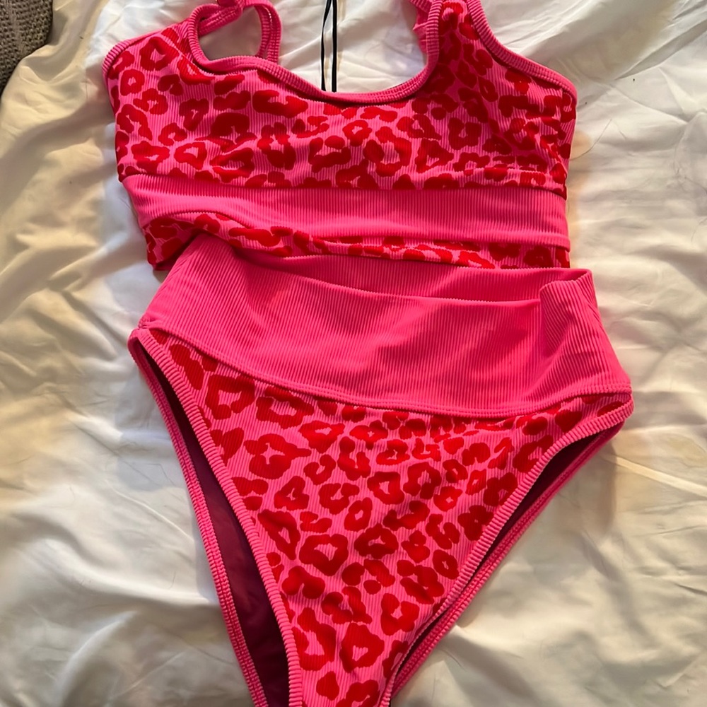 Beach Riot set never worn. Both size medium!